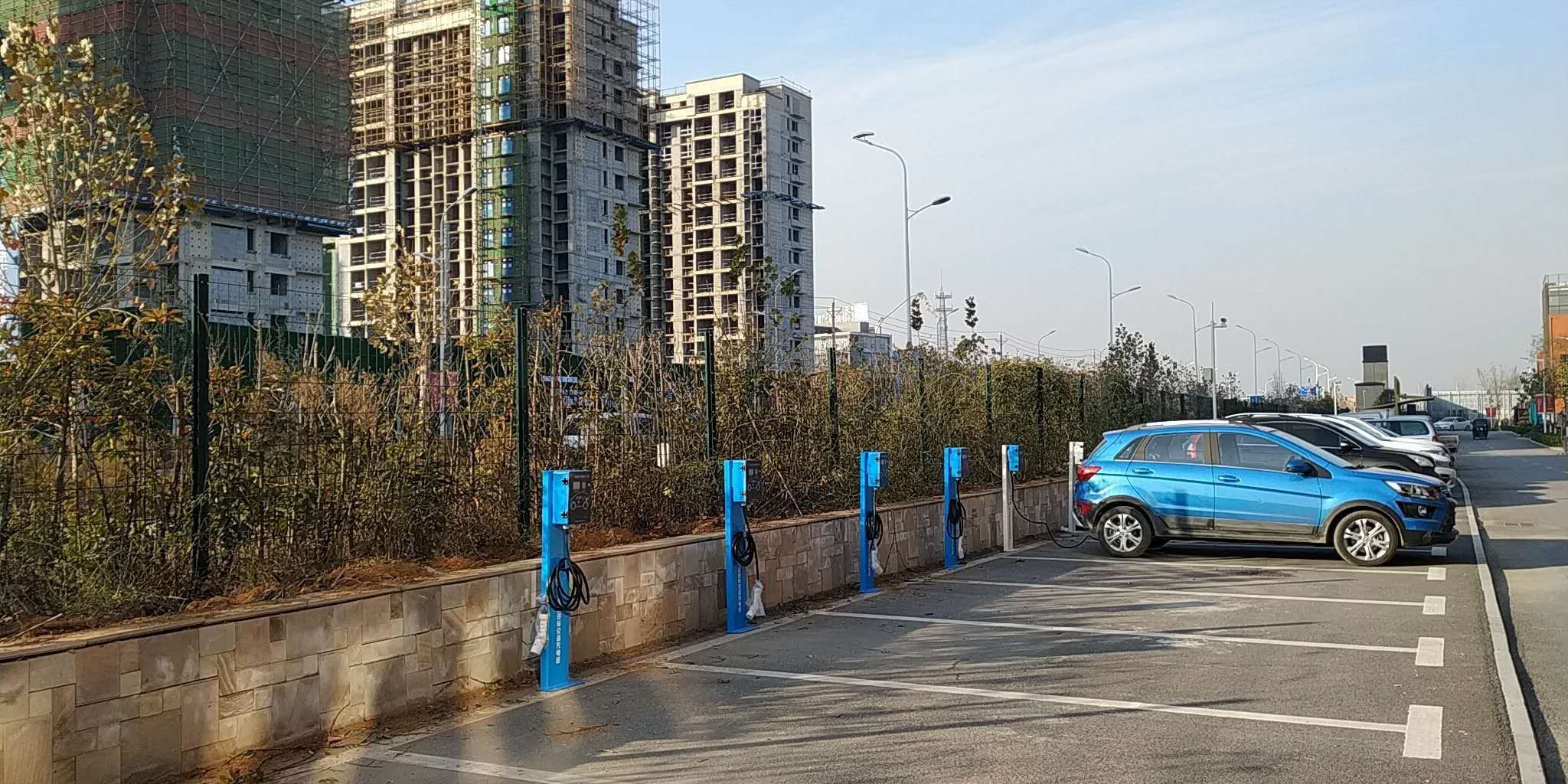 電動汽車充電樁的設(shè)計思路(圖1)